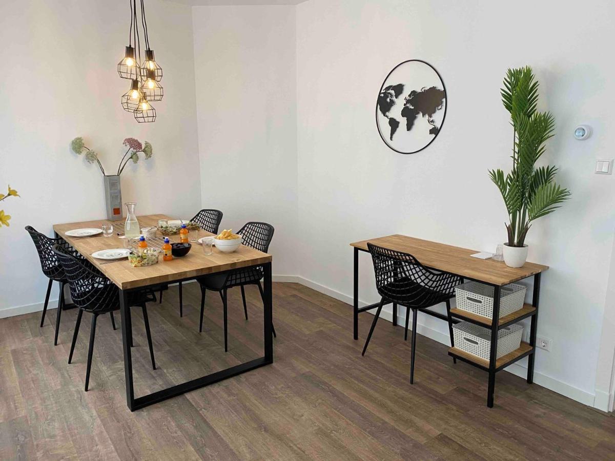 Haagshuisje- Eigen Appartement, Dichtbij Alles, Stijlvol フォールブルフ エクステリア 写真