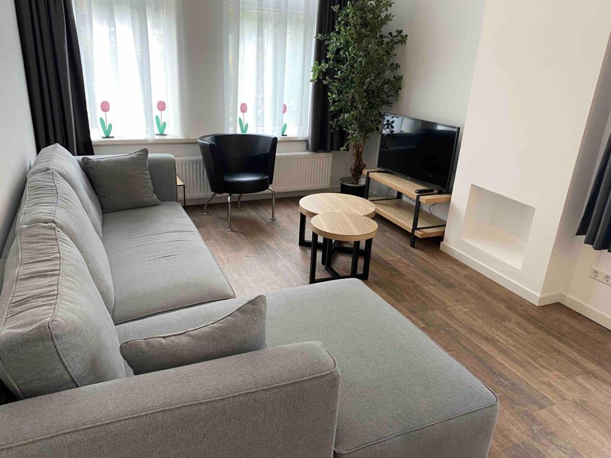 Haagshuisje- Eigen Appartement, Dichtbij Alles, Stijlvol フォールブルフ エクステリア 写真