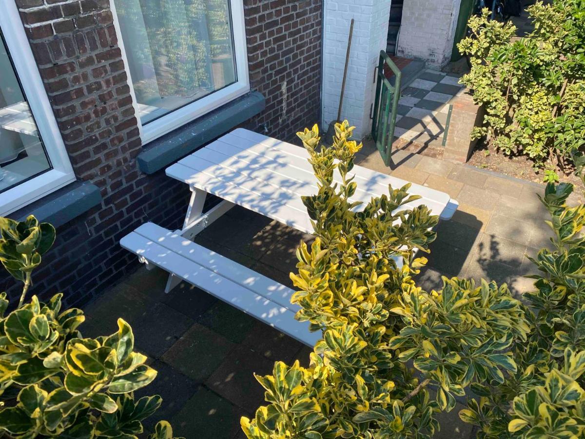 Haagshuisje- Eigen Appartement, Dichtbij Alles, Stijlvol フォールブルフ エクステリア 写真