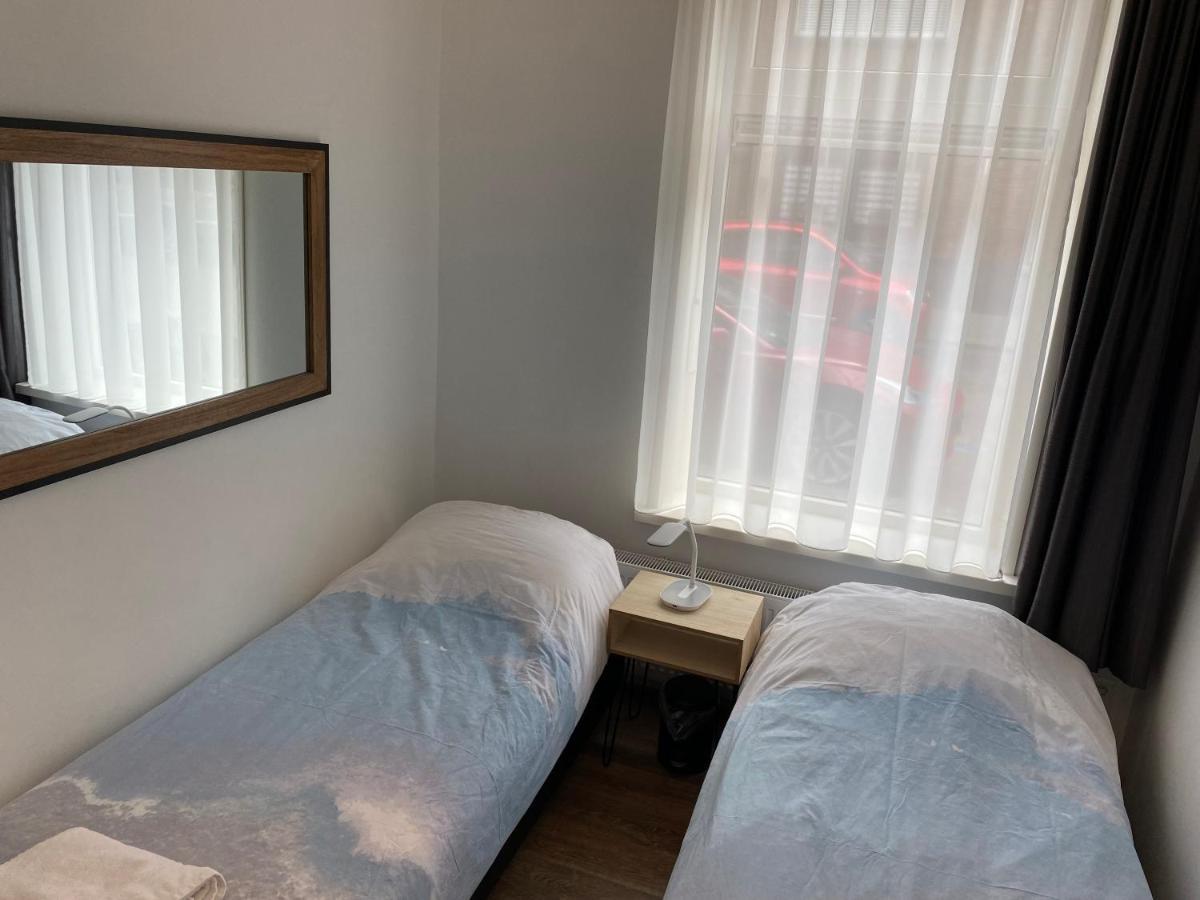 Haagshuisje- Eigen Appartement, Dichtbij Alles, Stijlvol フォールブルフ エクステリア 写真